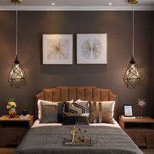 Cargar imagen en el visor de la galería, COLGANTE DIAMANTE CON DISEÑO