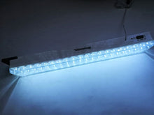 Cargar imagen en el visor de la galería, LUZ DE EMERGENCIA DE 60 LEDS RECARGABLE