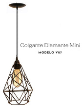Cargar imagen en el visor de la galería, COLGANTE METALICO DIAMANTE MINI CON DISEÑO