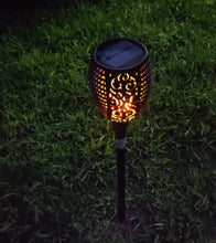 Cargar imagen en el visor de la galería, Luminaria solar tipo Antorcha de LED