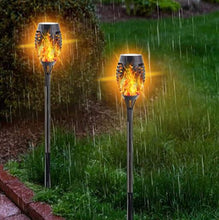 Cargar imagen en el visor de la galería, Luminaria solar tipo Antorcha de LED