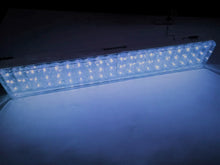 Cargar imagen en el visor de la galería, LUZ DE EMERGENCIA DE 60 LEDS RECARGABLE
